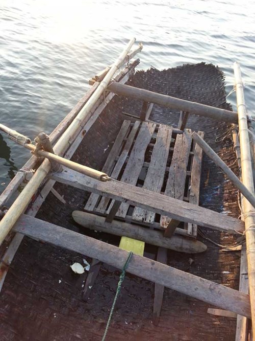 Village flottant des pêcheurs sans Têt à la baie Bai Tu Long